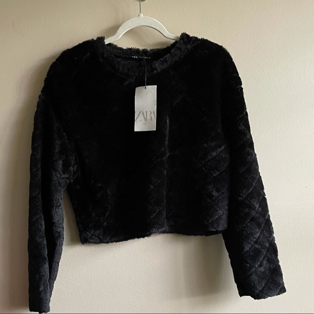 Zara Black faux fur crop sweater NWT‎